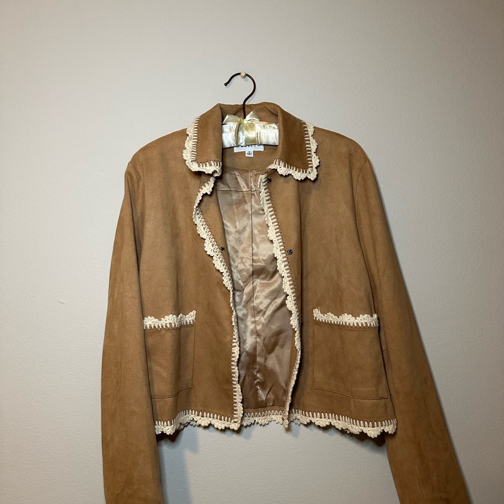 Elegant Tan Suede Blazer with Cream Trim - Picture 13 of 13